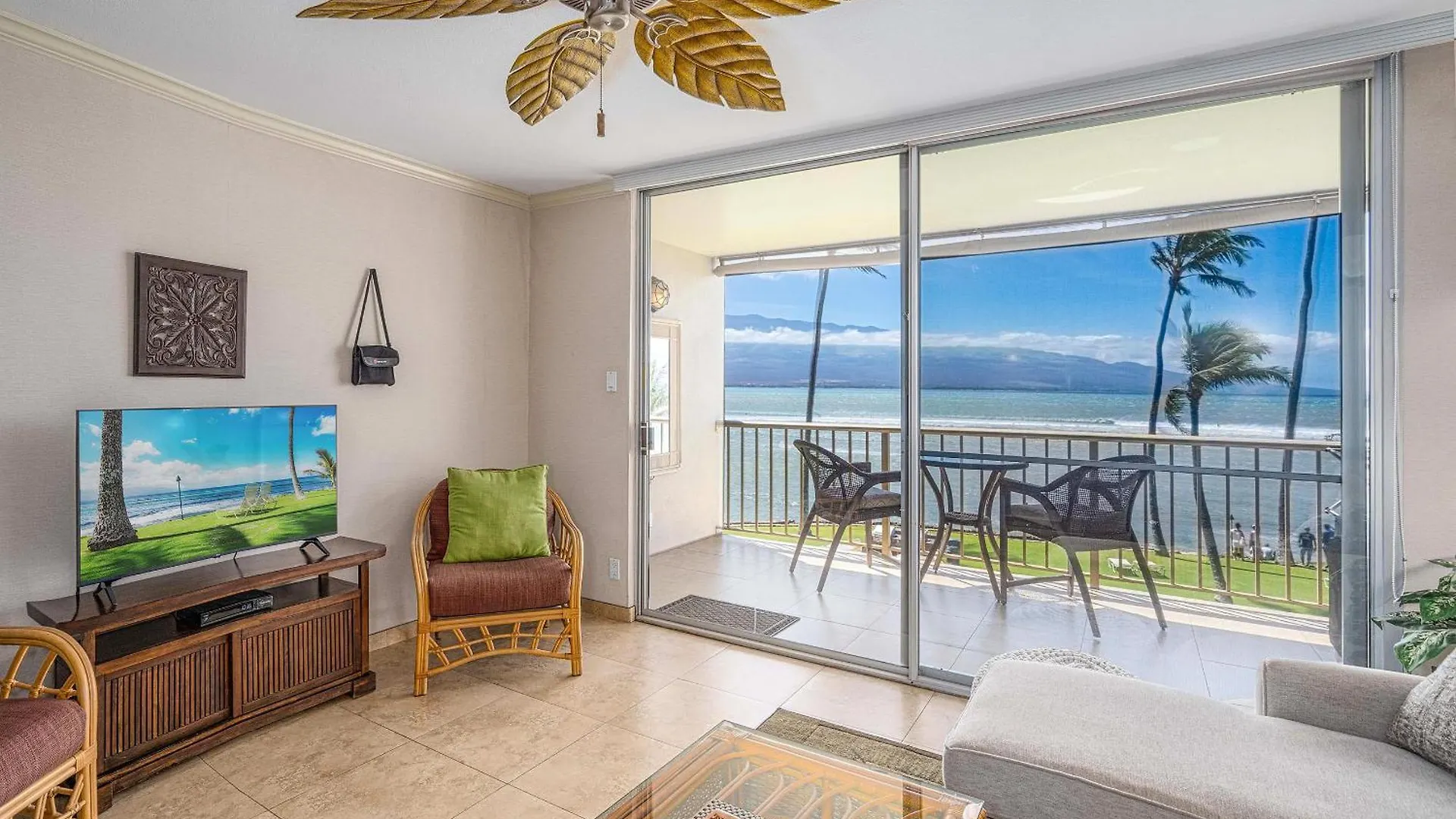 Maalaea Kai 311 - Direct Ocean Front, Split Ac Villa Wailuku